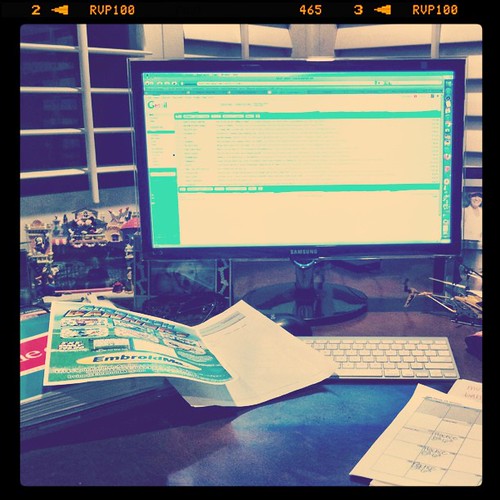 이메일 정리 실수 방지 팁 - Project 365 243/365: Chaos on the desk: email, calendars, soccer paperwork.